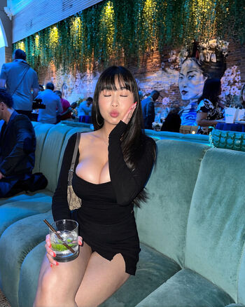 Chloe ABG