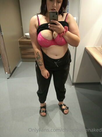 chloelouisenaked