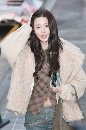 Cho Mi-yeon (Miyeon) - i-dle [(G)I-dle]