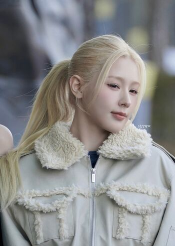 Cho Mi-yeon (Miyeon) - i-dle [(G)I-dle]