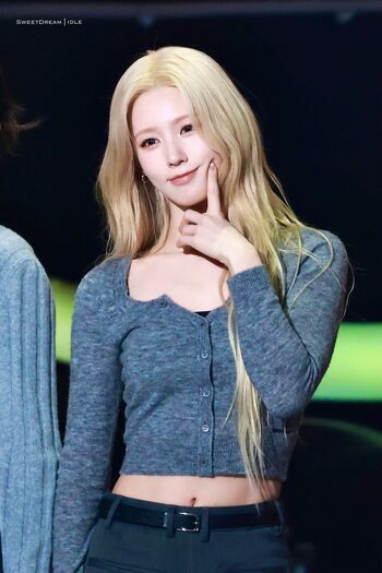 Cho Mi-yeon (Miyeon) - i-dle [(G)I-dle]