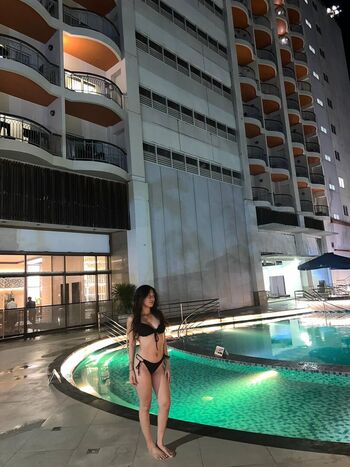 Chrisha Maloloyon