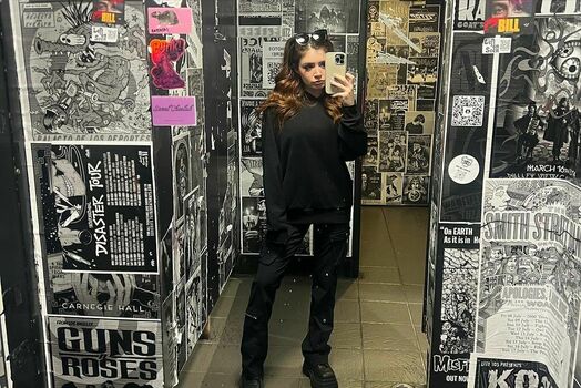 Chrissy Costanza