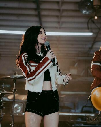 Chrissy Costanza