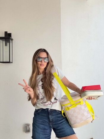 Christy Carlson Romano
