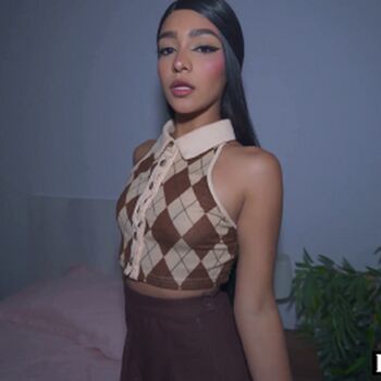 Cindy Luna Petite