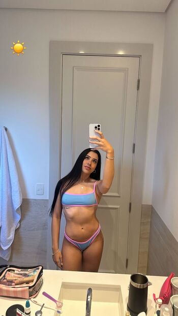 Cinthia Cruz