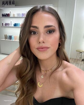 Clara Fernandez