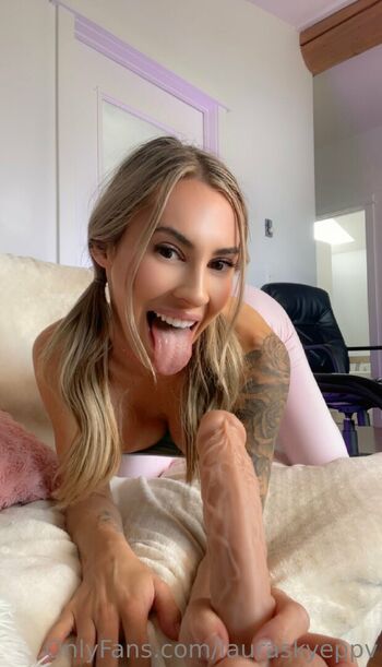 CollegeHotwife