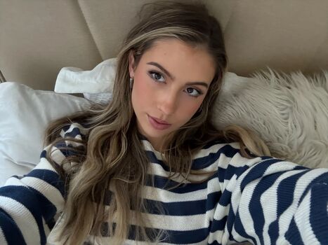 Cortney Gibson / Cortneycgibson