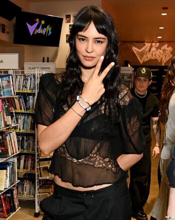 Courtney Eaton