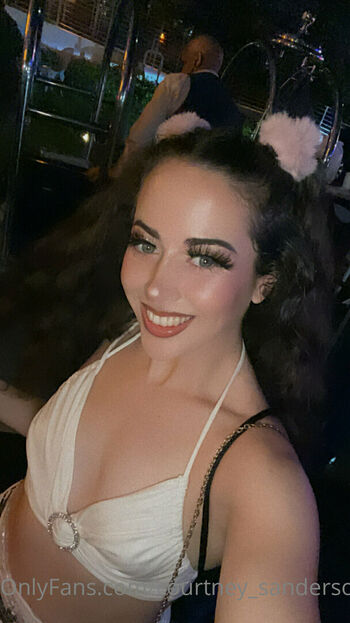 courtney_sanderson