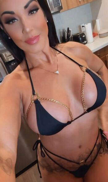 Courtney Tillia