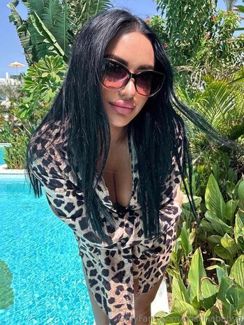 CrissBrunetteVIP