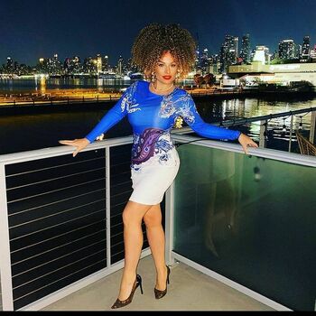 Curly_quennn