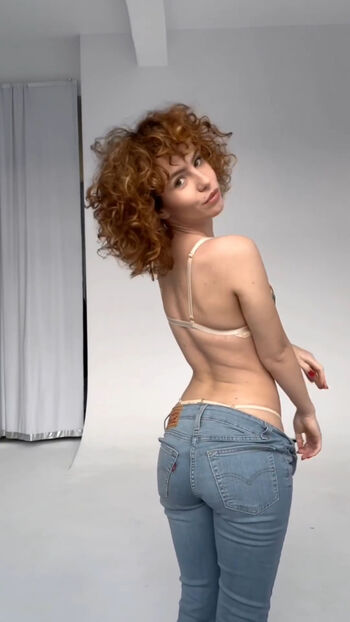 curlywiktoria