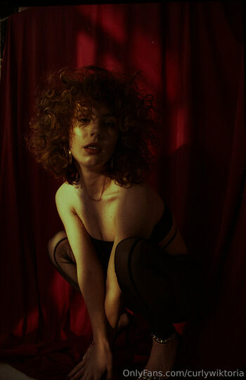 curlywiktoria