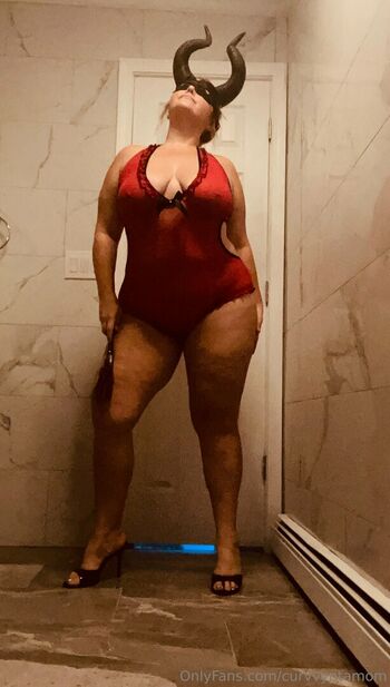 curvvyptamom