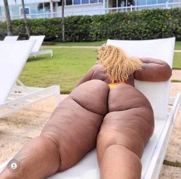 Curvy Curly Chrisy