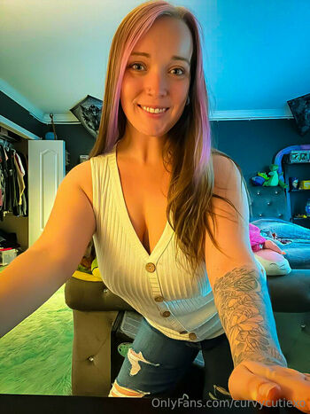curvycutiexo
