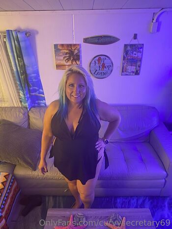 curvysecretary69