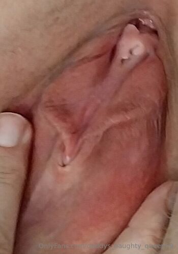 daddys_naughty_queen69