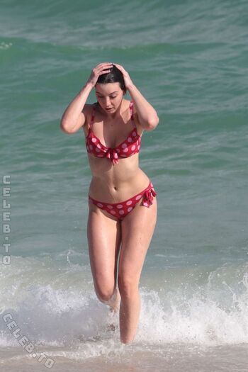 Daisy Lowe