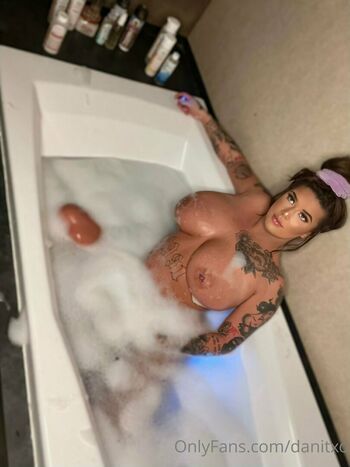 Dani Deluxe