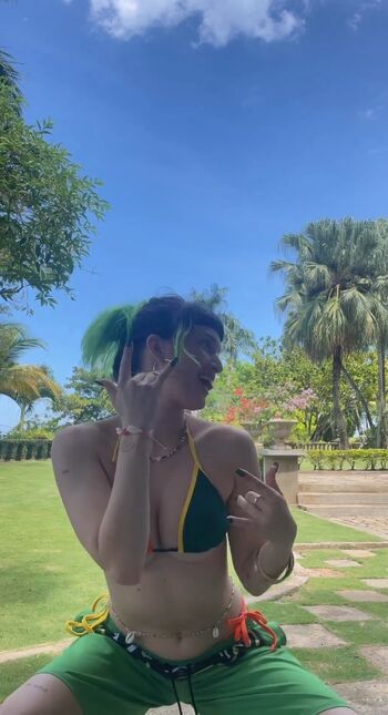 Dani Thorne