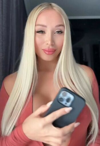 Daniella Chavez
