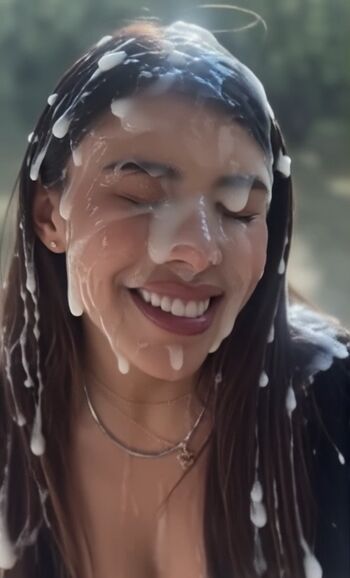 Daniella Monet