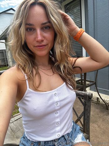 danielle_raven