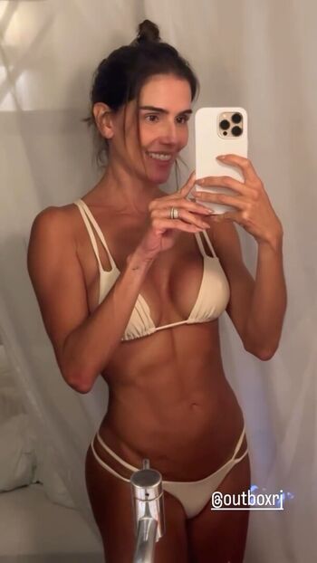 Deborah Secco