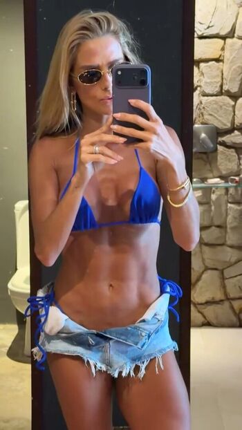 Deborah Secco