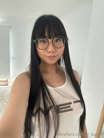 desk1er / jill_bunny