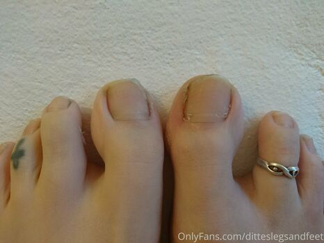 ditteslegsandfeet