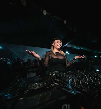 DJ Jeny Preston