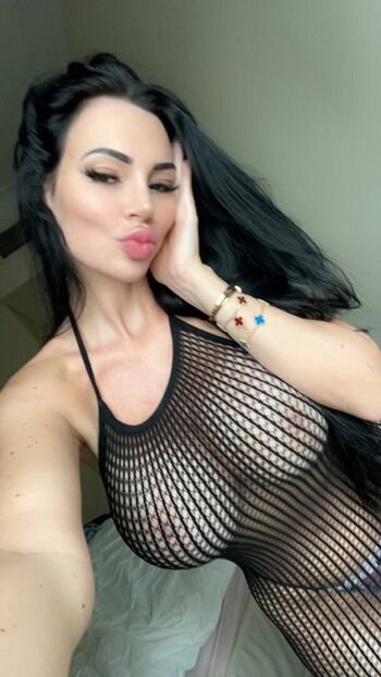 domme_yvonne