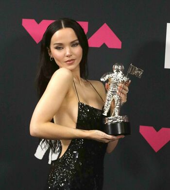 Dove Cameron