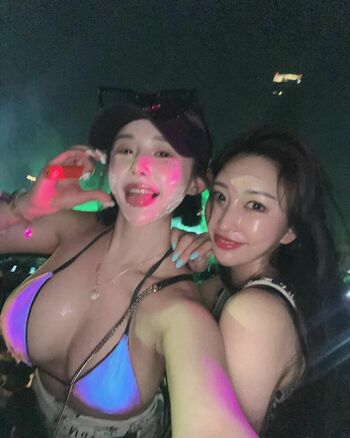 e__luda_glamorous