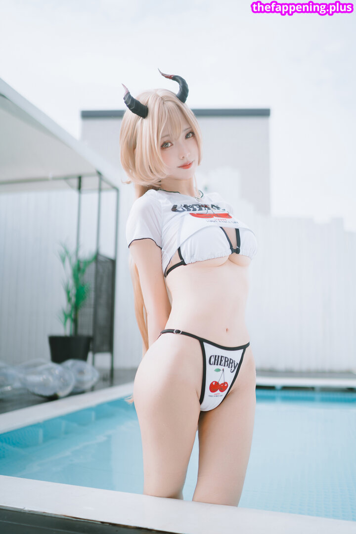Ely Cosplay / Ely_eee / eeelyeee Nahá OnlyFans fotografie #375