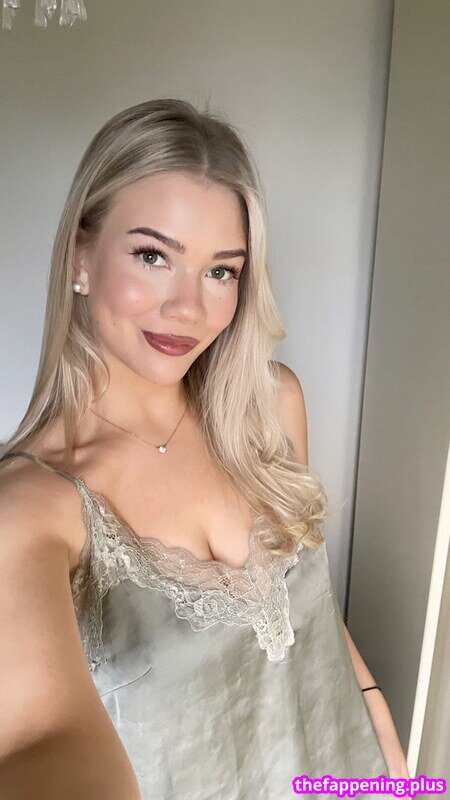 eeviex / ellaeeviex / https: / xeeeviex Foto OnlyFans Nuda #1