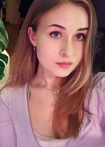 Elina Twitch