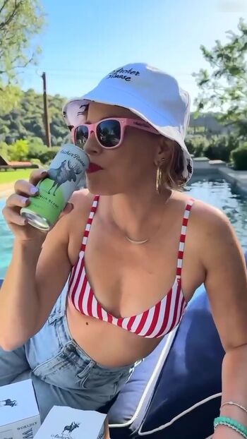Elizabeth Banks