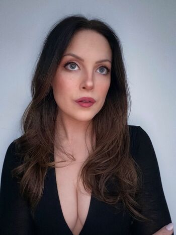 Elizabeth Gillies