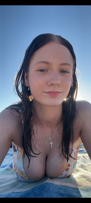 Elizaross_ Wtfitsliza