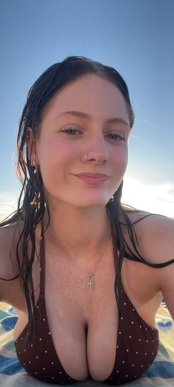 Elizaross_ Wtfitsliza