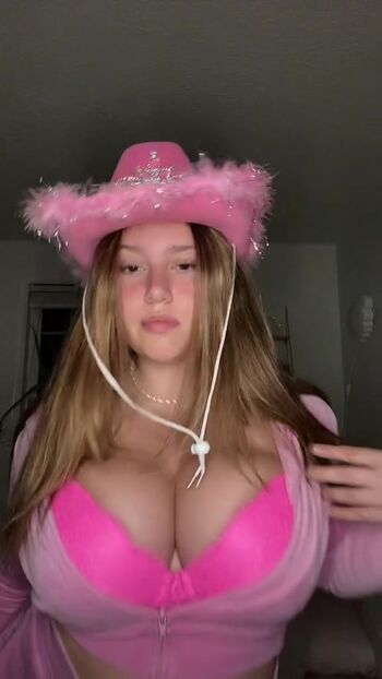 Ella B