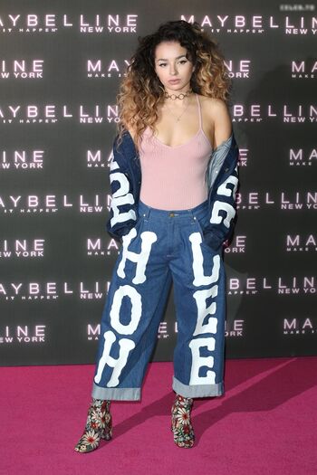 Ella Eyre