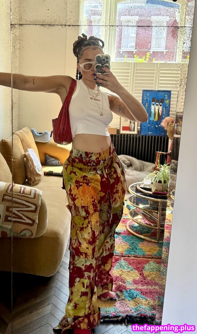 Ella Eyre